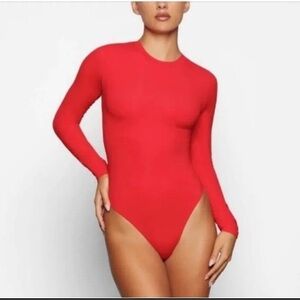 NWT SKIMS Fits Everybody Long Sleeve Crewneck Bodysuit Ruby Small Sold Out